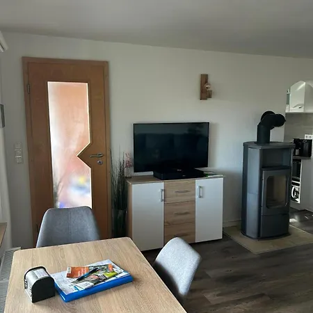 Ferienhaus Schwarzatalblick In Ortsteil Böhlscheiben